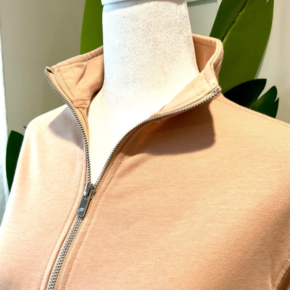 Fabletics pullover. Excellent condition - Picture 4 of 6